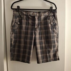 Columbia Women's Black and Tan Flat Front Cargo Shorts